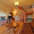 Domek na Mazurach, salon z kominkiem